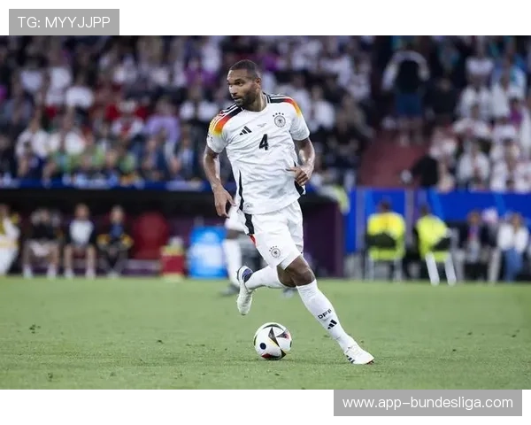 拜仁今夏转会窗净收入1015万欧元,完成多名球员清洗与引进 拜仁今夏转会窗净收入1015万欧元,完成多名球员清洗与引进